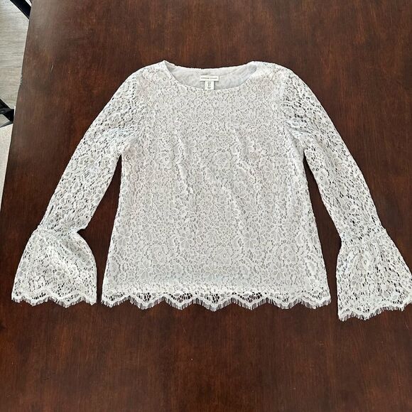 Adrienne Vittadini light grey, lace top with bell sleeves. - Picture 6 of 6